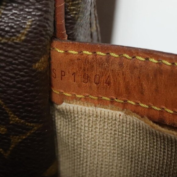 LOUIS VUITTON Monogram Reporter GM Shoulder Bag - Picture 11 of 15